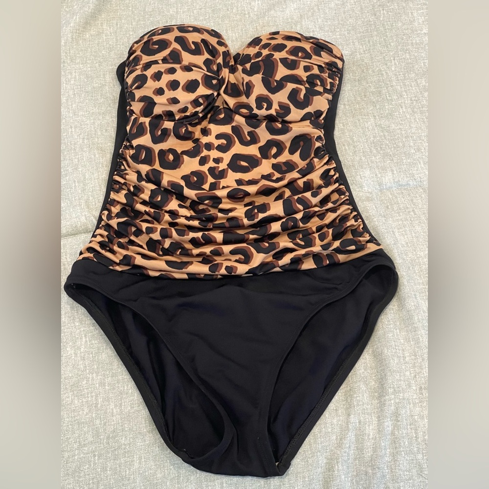 La Blanca 6 One Piece Leopard/Black Strapless Swimsuit‎ 321